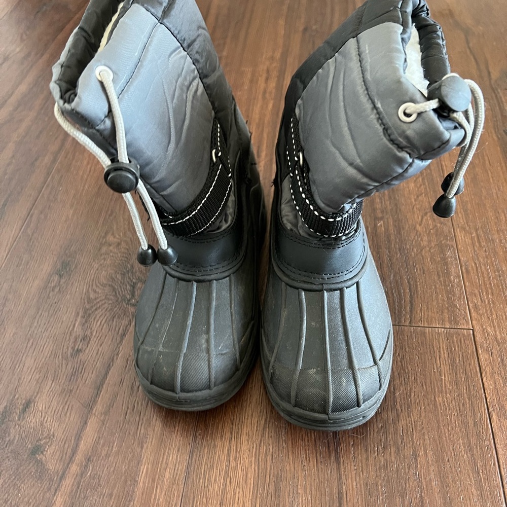 Snow Boots LIKE NEW, worn one weekend size 2